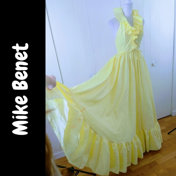 Vintage Dresses & Skirts - Vintage yellow halter maxi dress